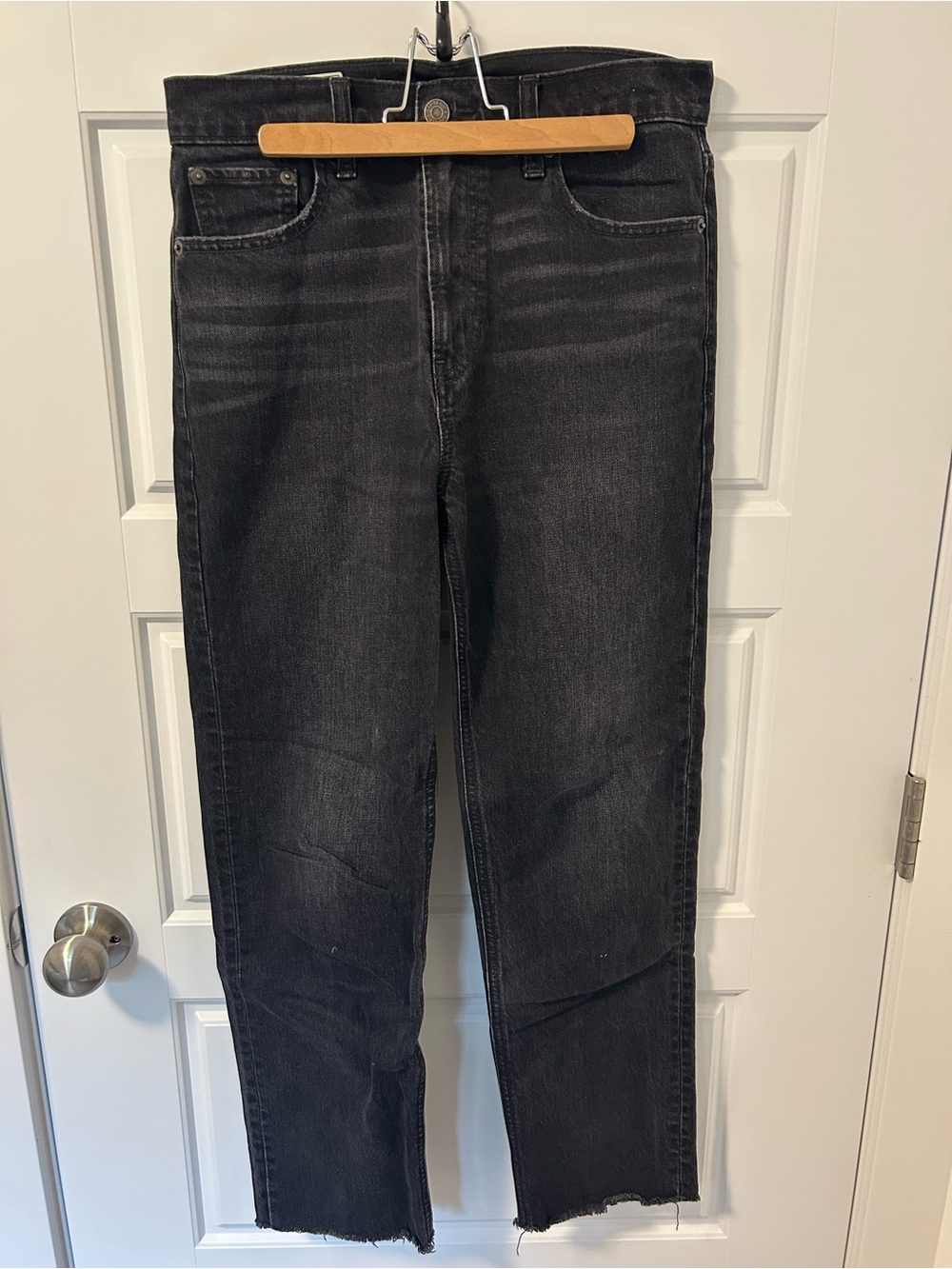 GAP Straight-Leg Black Jeans with Subtle Fade